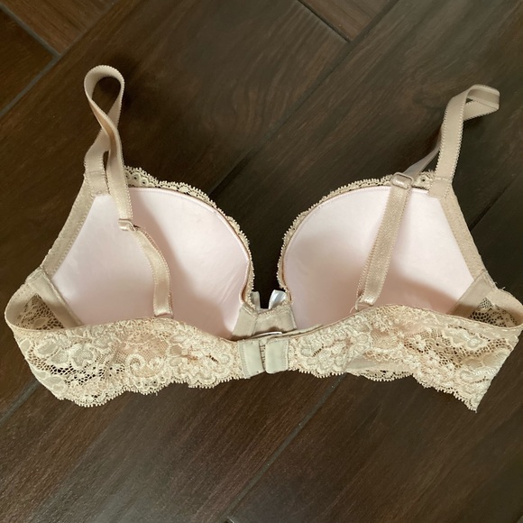 Victoria’s Secret VS Dream Angels Lace Demi Bra in Beige and Pink 34B EUC - Picture 2 of 4